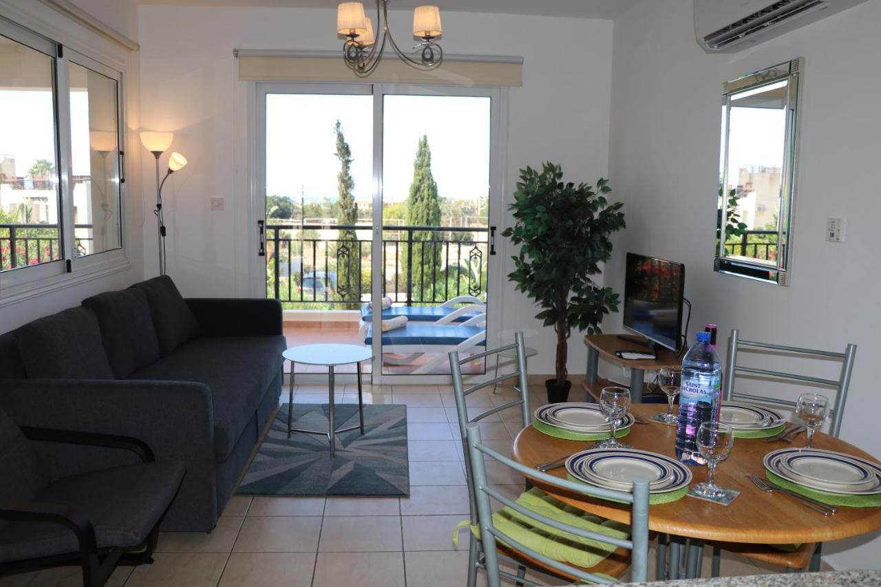 Sunset Apartment With Pool & 10 Mins To Venus Beach Paphos Esterno foto