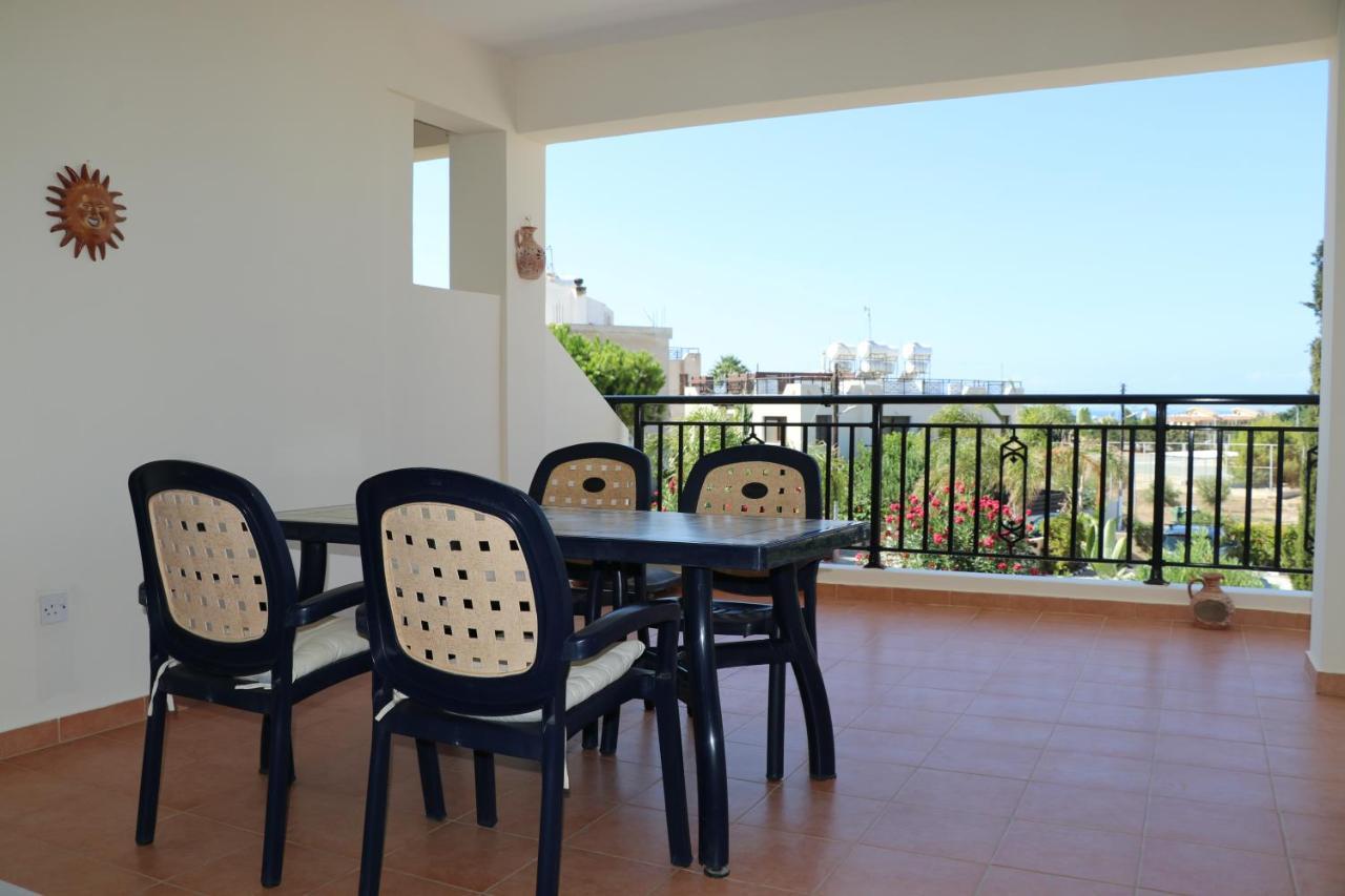 Sunset Apartment With Pool & 10 Mins To Venus Beach Paphos Esterno foto