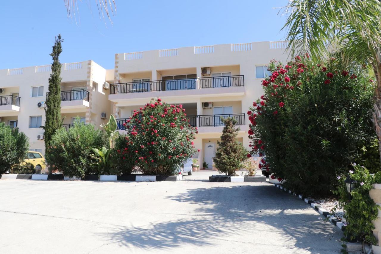 Sunset Apartment With Pool & 10 Mins To Venus Beach Paphos Esterno foto